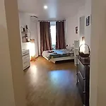 Apartamento 3 квартиры на площади веры холодной 1 *
