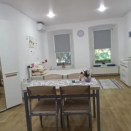 3 квартиры на площади веры холодной 1 Apartment *