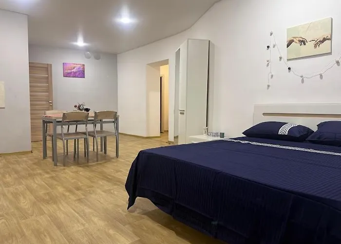 3 квартиры на площади веры холодной 1 * אודסה