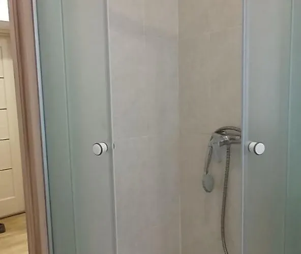 3 квартиры на площади веры холодной 1