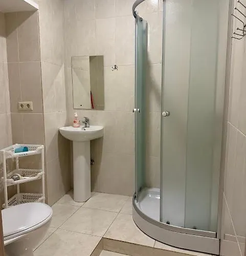 3 квартиры на площади веры холодной 1 *