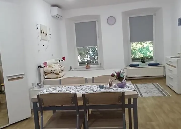 3 квартиры на площади веры холодной 1 Apartment *