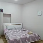 3 квартиры на площади веры холодной 1 *